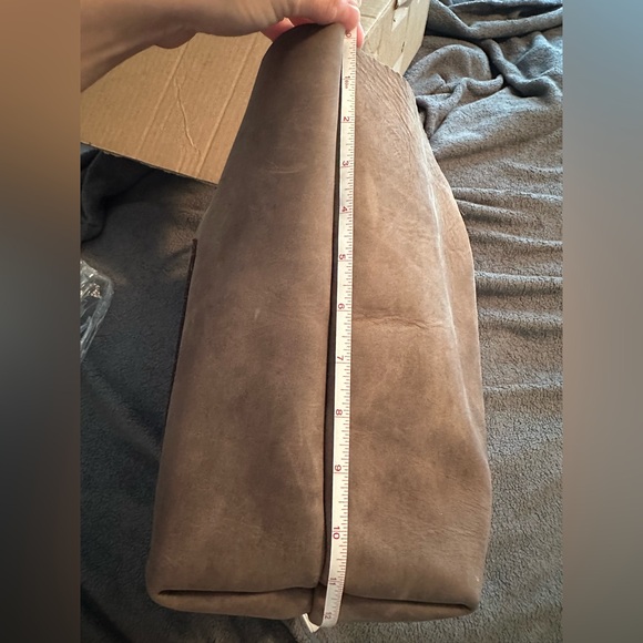 Portland leather goods large tote, true unicorn color groupie gray. 🦄 - Picture 13 of 15